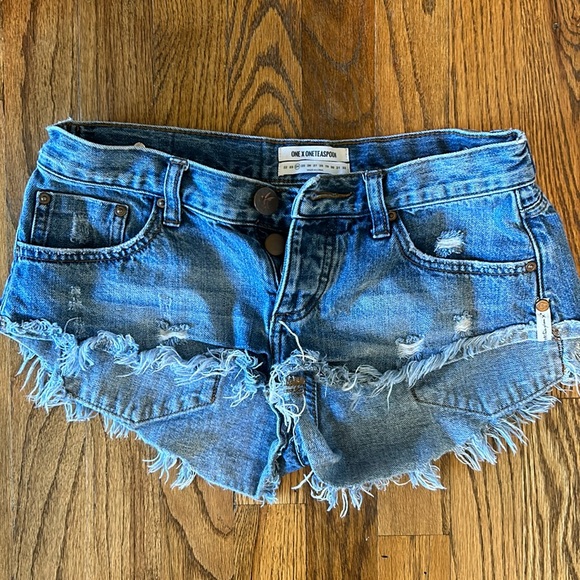 One teaspoon shorts - Picture 1 of 3